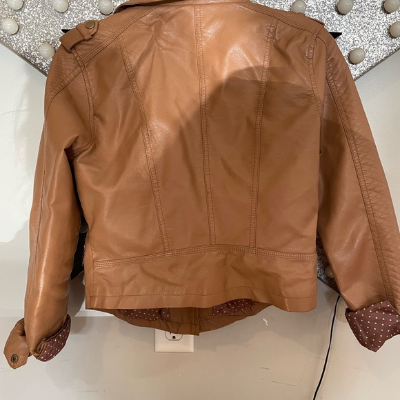 Women’s Tan leather coat - Picture 2 of 3